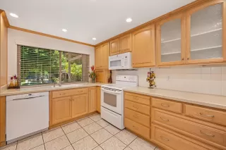 Photo #3: 226061637 Listing
