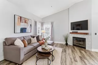 Photo #4: 226062000 Listing