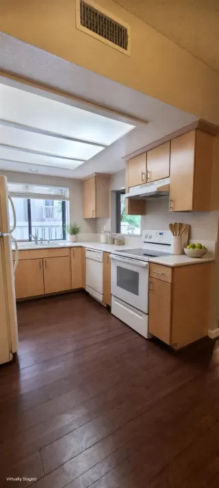 Photo #4: 226062324 Listing