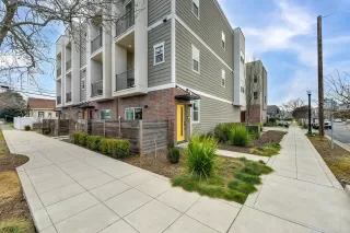 Photo #3: 226062607 Listing