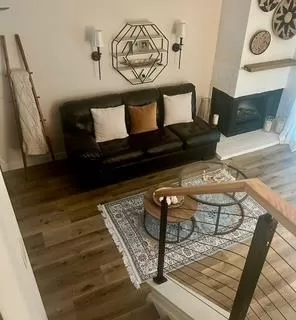 Photo #2: 226063237 Listing