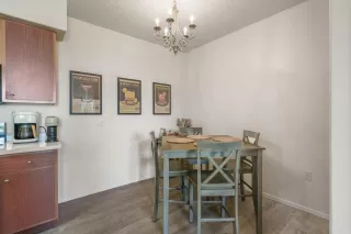 Photo #4: 226063439 Listing
