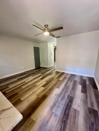 Photo #1: 226063476 Listing