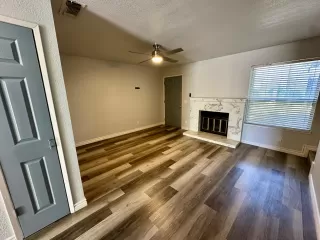 Photo #3: 226063476 Listing