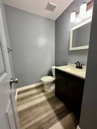 Photo #4: 226063476 Listing