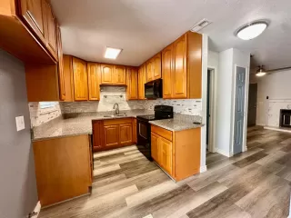 Photo #5: 226063476 Listing