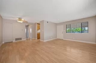Photo #2: 226064076 Listing