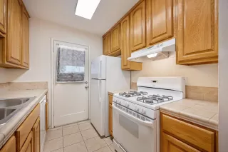 Photo #3: 226064076 Listing