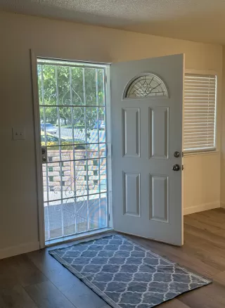 Photo #3: 226064225 Listing