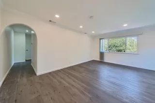 Photo #6: 226064319 Listing