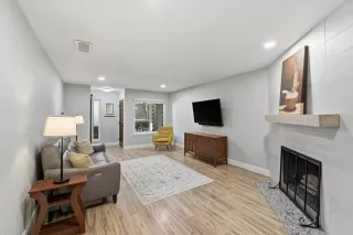 Photo #3: 226064355 Listing