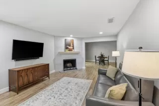 Photo #6: 226064355 Listing