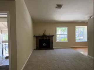 Photo #4: 226064483 Listing