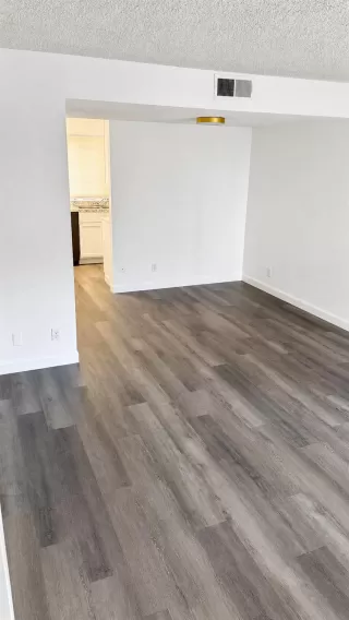 Photo #3: 226064524 Listing