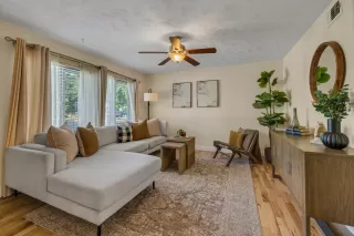 Photo #2: 226064671 Listing