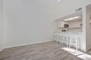 Photo #5: 226064674 Listing