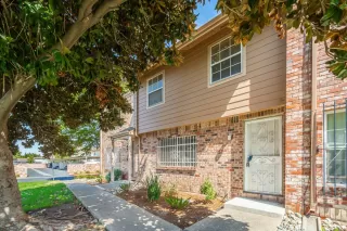 Photo #2: 226065011 Listing