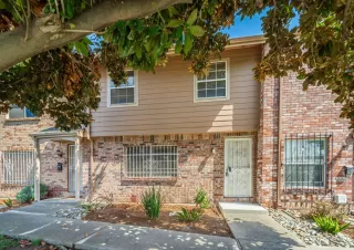 Photo #3: 226065011 Listing
