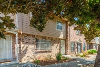Photo #4: 226065011 Listing