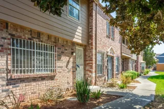 Photo #5: 226065011 Listing