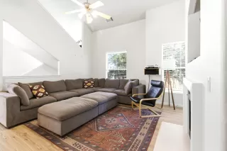 Photo #4: 226065425 Listing 