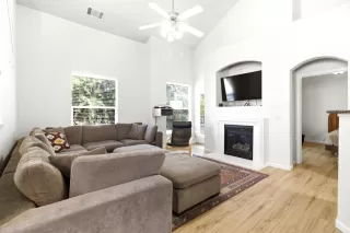 Photo #5: 226065425 Listing 