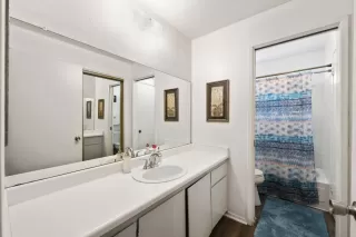 Photo #2: 226066693 Listing