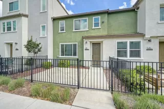 Photo #2: 226067212 Listing
