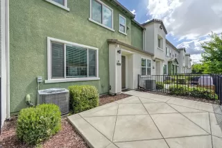 Photo #3: 226067212 Listing