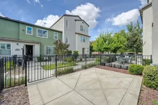 Photo #4: 226067212 Listing