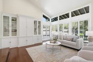 Photo #2: 226067541 Listing