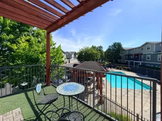 Photo #4: 226067548 Listing