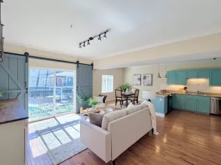 Photo #6: 226067548 Listing