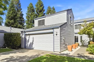 Photo #1: 226067766 Listing 