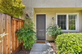 Photo #4: 226067826 Listing