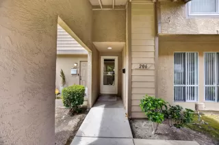 Photo #3: 226067994 Listing