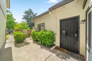 Photo #4: 226068157 Listing