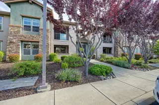 Photo #2: 226068228 Listing