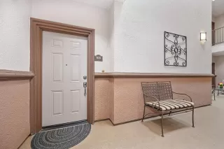 Photo #3: 226068228 Listing