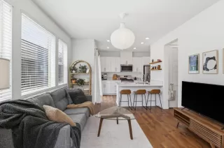 Photo #2: 226068429 Listing 
