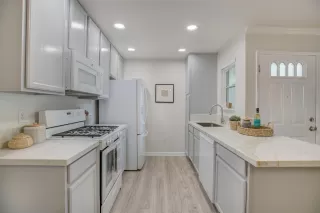 Photo #5: 226069119 Listing