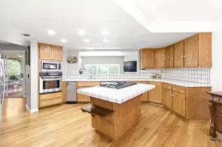 Photo #5: 226069349 Listing 