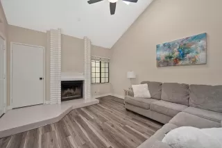 Photo #1: 226069410 Listing