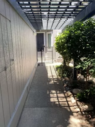 Photo #2: 226069429 Listing
