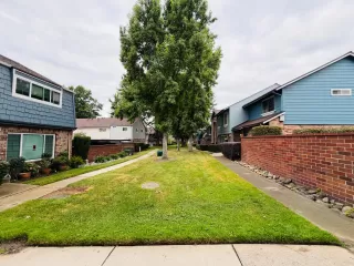 Photo #5: 226069853 Listing