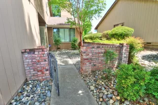 Photo #1: 226069983 Listing