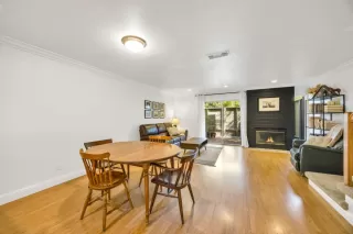 Photo #5: 226070822 Listing