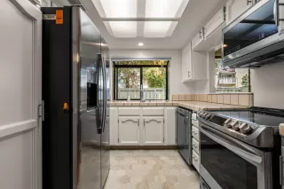 Photo #6: 226070830 Listing