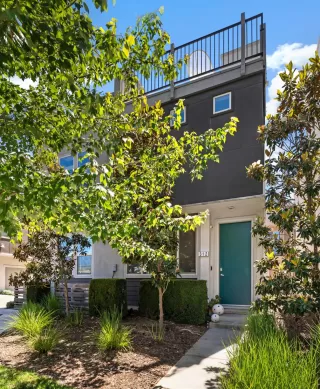 Photo #2: 226071127 Listing 
