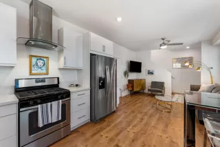 Photo #5: 226071127 Listing 